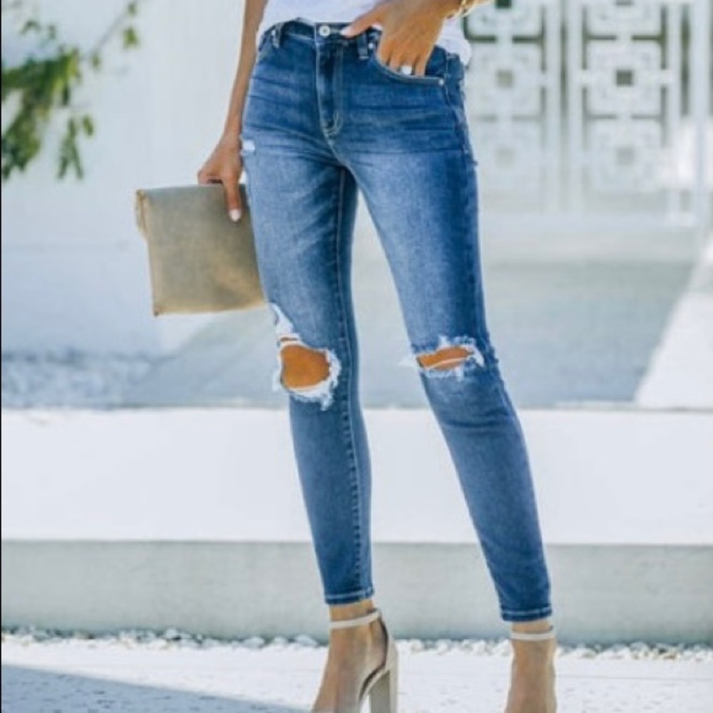 KanCan Jeans 3/25 NWT! (One stain)